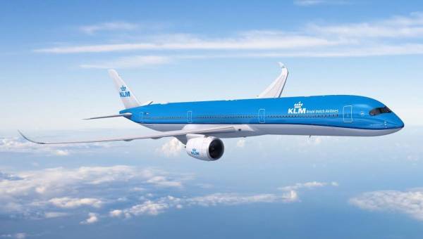 KLM zainwestuje w czystsze, cichsze i paliwooszczędne samoloty